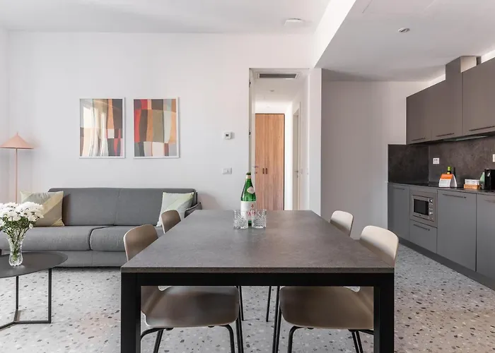 Numa Verso Aparthotel 4*