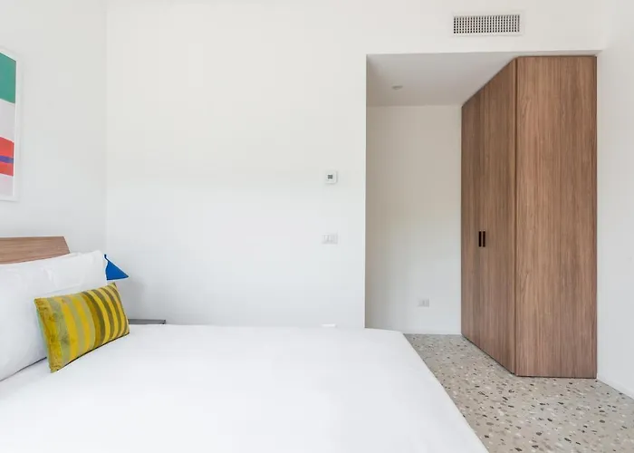 Numa Verso Aparthotel 4*
